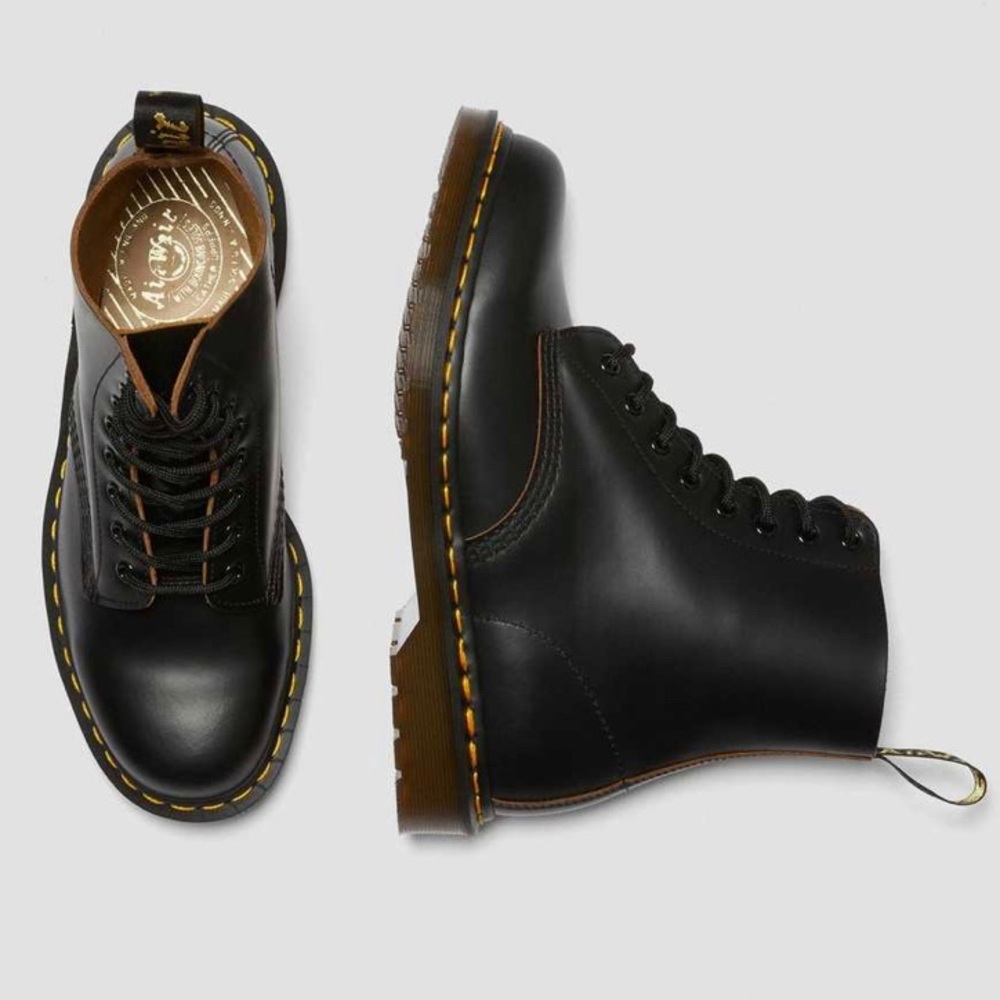 Dr. Martens 1460 made in England boots - size 9